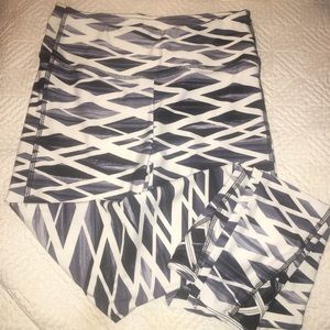 NWOT Patterned Leggings🖤